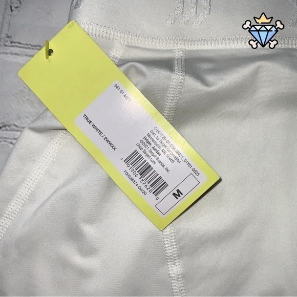 ALL IN MOTION MENS WHITE COMPRESSION TRAINING SHORTS SIZE MEDIUM ATHLETIC WEAR - Picture 8 of 9